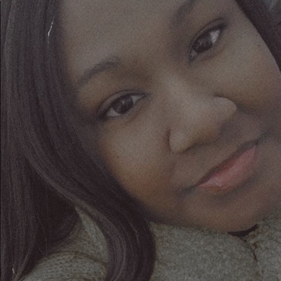 Meet your Posher, Alphia - Picture 1 of 1